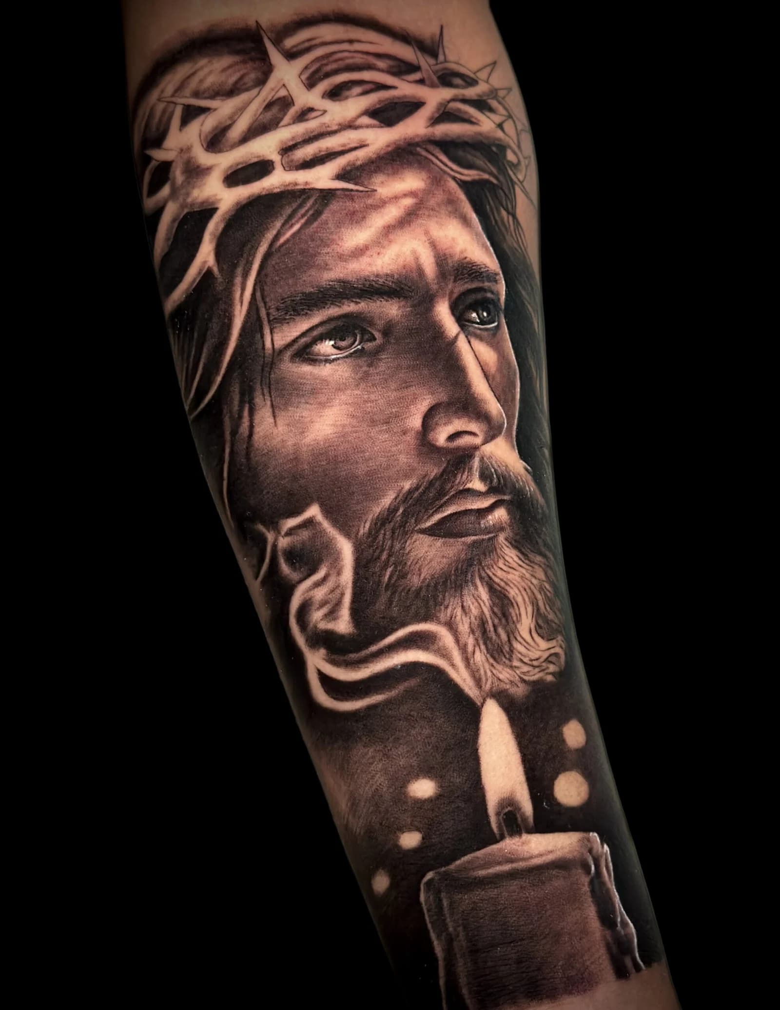 Christ portrait with crown of thorns — black & gray realism